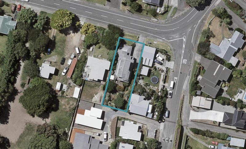 36 Ocean Road, Paraparaumu Beach, Paraparaumu - Carousel 1
