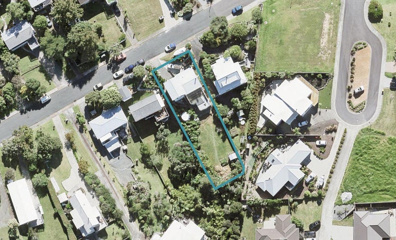 18 Kotanui Avenue, Army Bay, Whangaparaoa - Carousel 1