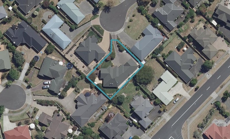 15 Chatswood Place, Rototuna, Hamilton - Carousel 1