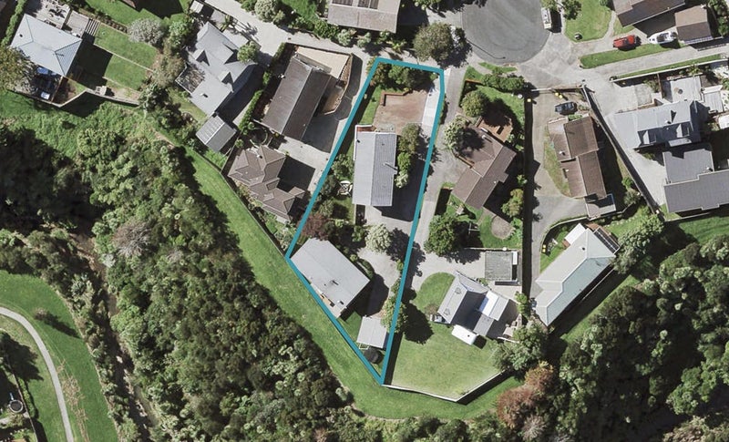 13A Seaglen Place, Botany Downs, Auckland - Carousel 1