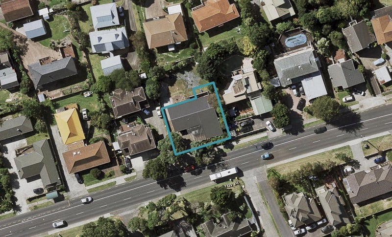 32A Redoubt Road, Goodwood Heights, Auckland - Carousel 1