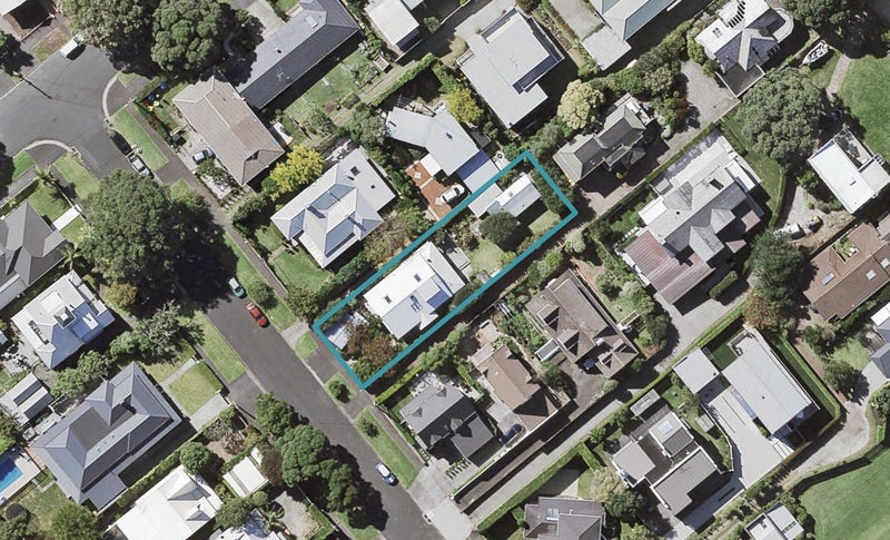 32 Oxford Terrace, Devonport, Auckland - Carousel 1