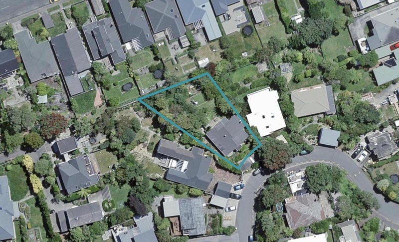 6 Donald Crescent, Karori, Wellington - Carousel 1