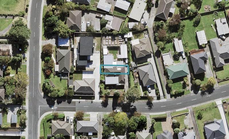 4/21 Moor Avenue, Te Atatu Peninsula, Auckland - Carousel 1
