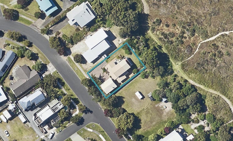 13 Bowentown Boulevard, Bowentown, Waihi Beach - Carousel 1