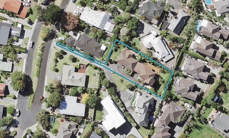 2/68 Newhaven Terrace, Mairangi Bay, Auckland - Carousel 1