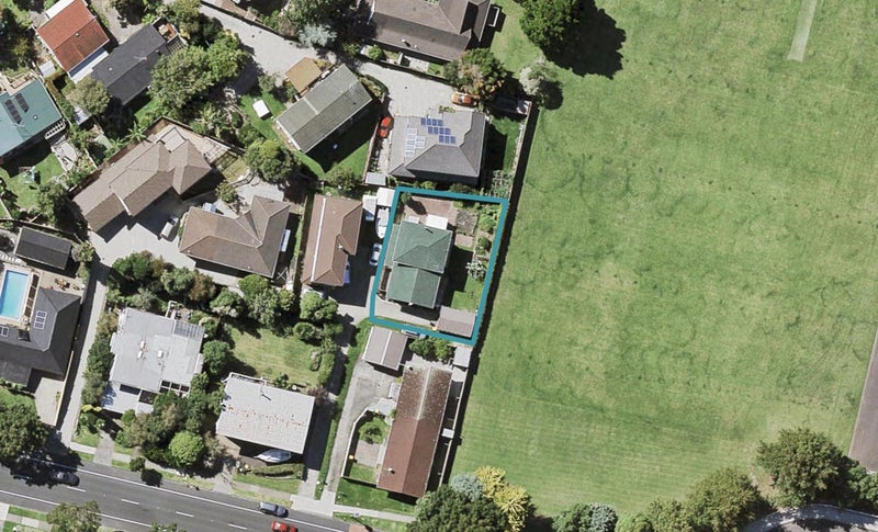 12 Butley Drive, Farm Cove, Auckland - Carousel 1