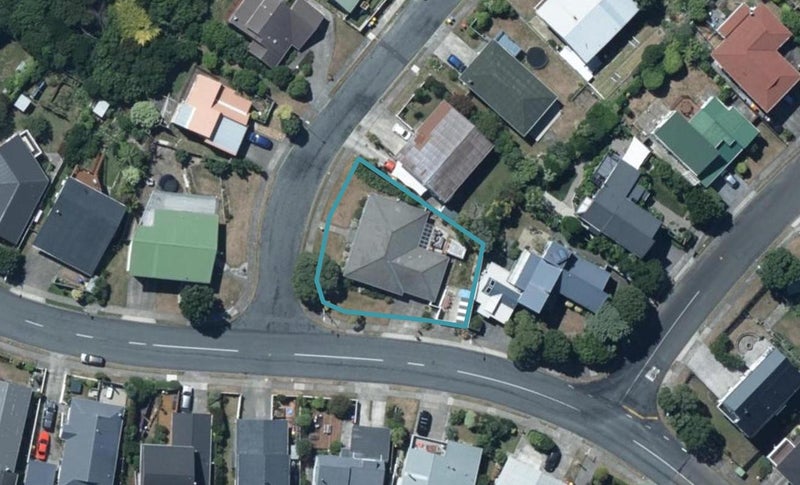 2 Ettrick Grove, Papakowhai, Porirua - Carousel 1