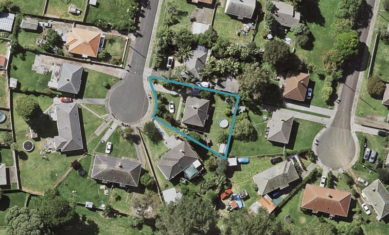 2 Sollum Road, Panmure, Auckland - Carousel 1