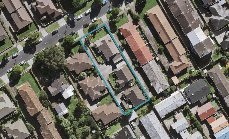 1/13 Turama Road, Royal Oak, Auckland - Carousel 1