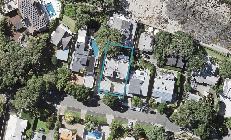 2/18 Minnehaha Avenue, Takapuna, Auckland - Carousel 1