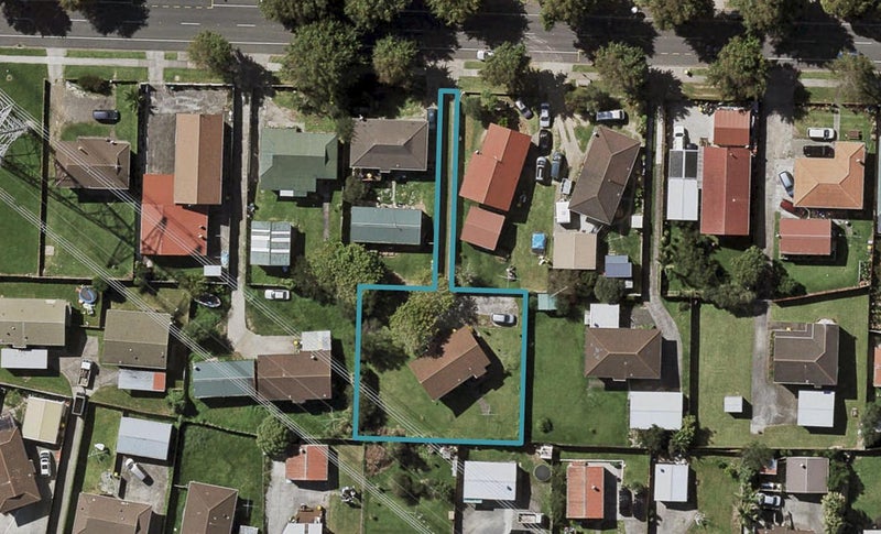 81 Flat Bush Road, Clover Park, Auckland - Carousel 1