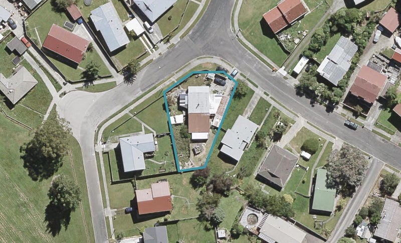 34 Edelweiss Grove, Timberlea, Upper Hutt - Carousel 1