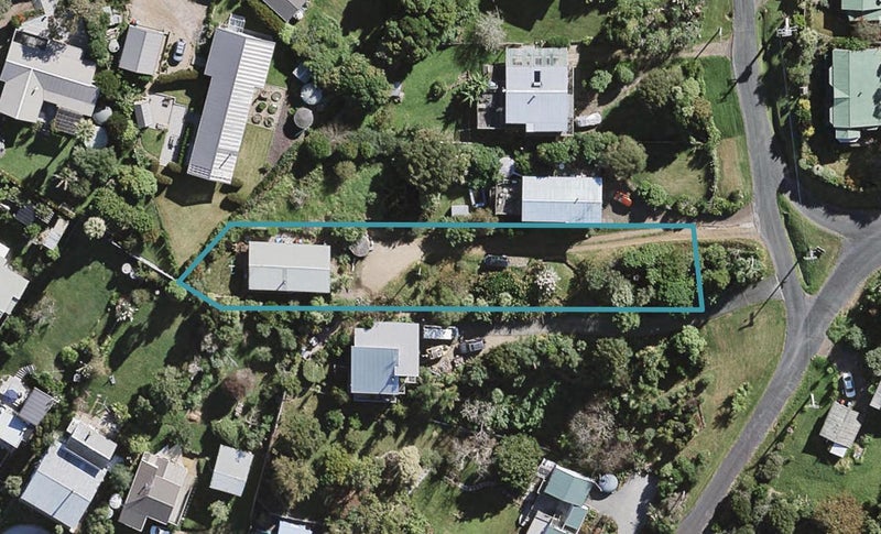 7 Park Road, Surfdale, Waiheke Island - Carousel 1