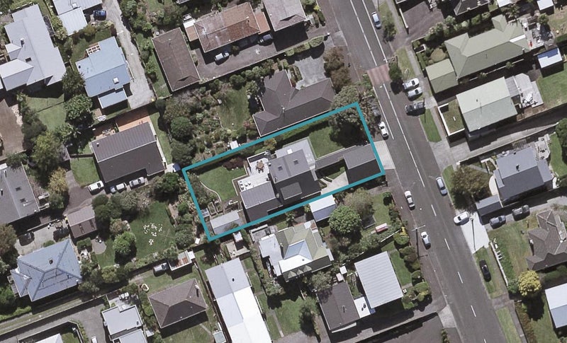 54 Paynters Avenue, Strandon, New Plymouth - Carousel 1