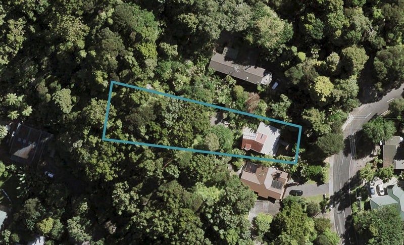 16 Takahe Road, Titirangi, Auckland - Carousel 1