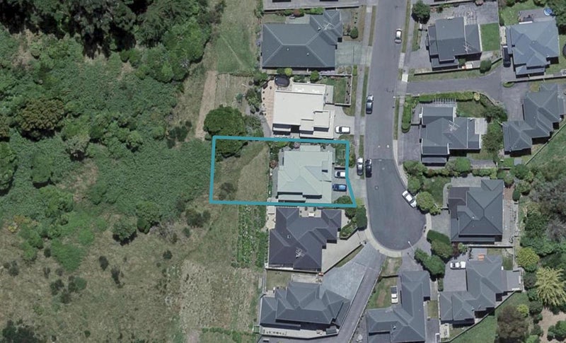 18 Chippenham Grove, Churton Park, Wellington - Carousel 1