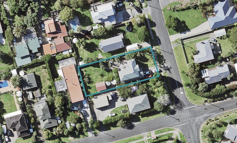 60 Bell Road, Beachlands, Auckland - Carousel 1