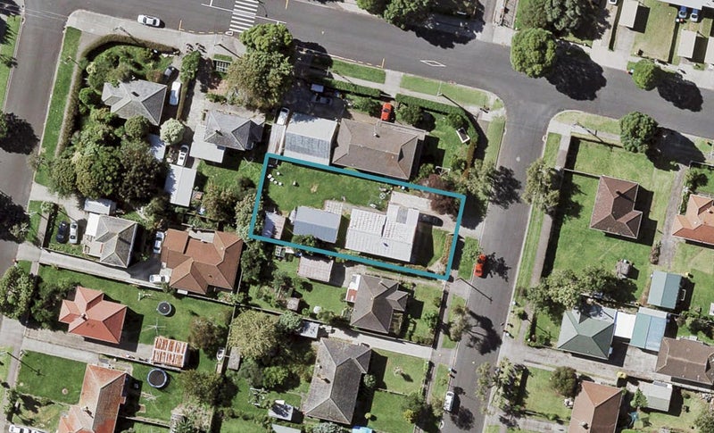 3 Tamatea Avenue, Point England, Auckland - Carousel 1