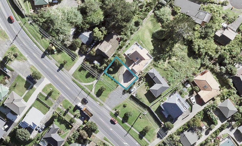 905A East Coast Road, Northcross, Auckland - Carousel 1