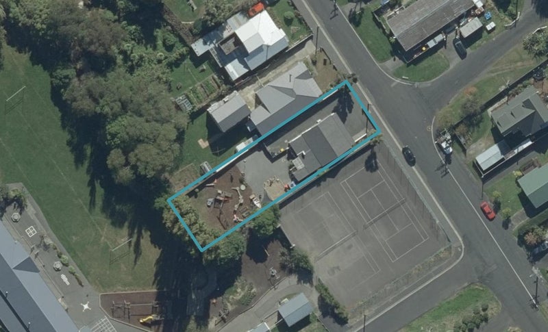 10 Greenacres Street, Macandrew Bay, Dunedin - Carousel 1