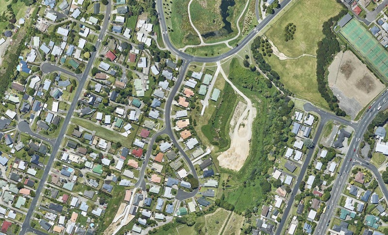 8 Pohutukawa Way, Gate Pa, Tauranga - Carousel 1
