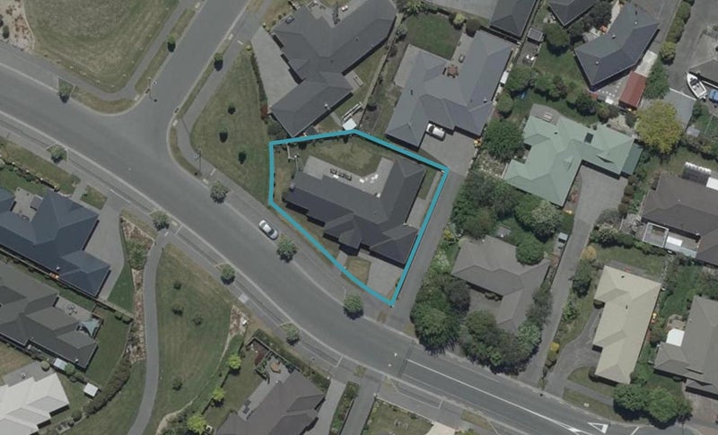10 Neathwest Avenue, Broomfield, Christchurch - Carousel 1