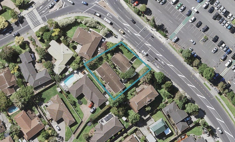 2/111 Whitford Road, Somerville, Manukau - Carousel 1