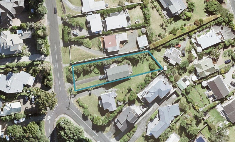13 Ardern Avenue, Stanmore Bay, Whangaparāoa - Carousel 1