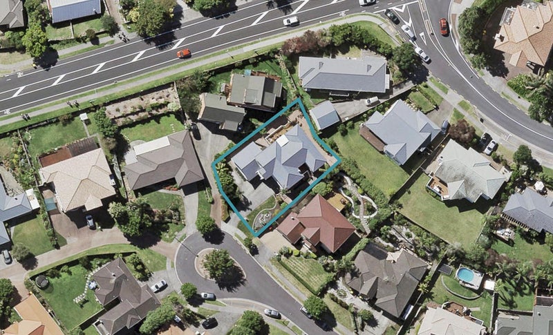 11 Baulcomb Parade, Windsor Park, Auckland - Carousel 1