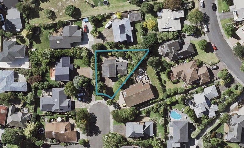 8 Crown Hill Close, Forrest Hill, Auckland - Carousel 1