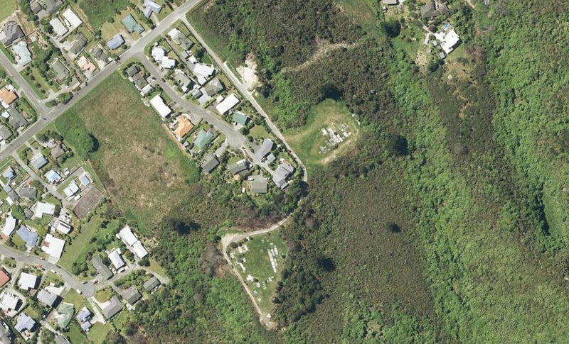 6 Matai Place, Waikawa, Picton - Carousel 1