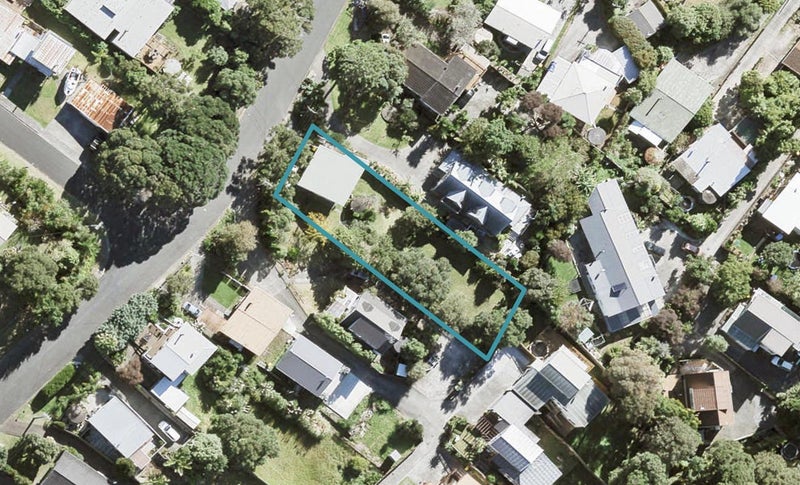 8 Elliston Crescent, Stanmore Bay, Whangaparaoa - Carousel 1