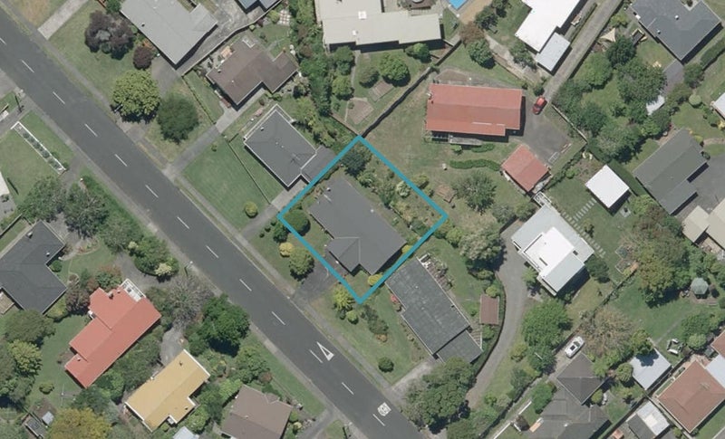 28 Parkes Avenue, Saint Johns Hill, Whanganui - Carousel 1