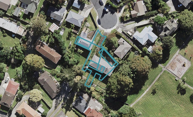 8/37 Camelot Place, Glenfield, Auckland - Carousel 1