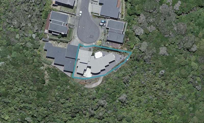 27 Cromwell Point, Newlands, Wellington - Carousel 1