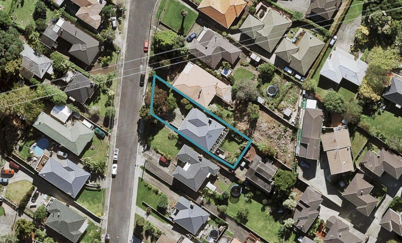10 Eaton Road, Hillsborough, Auckland - Carousel 1