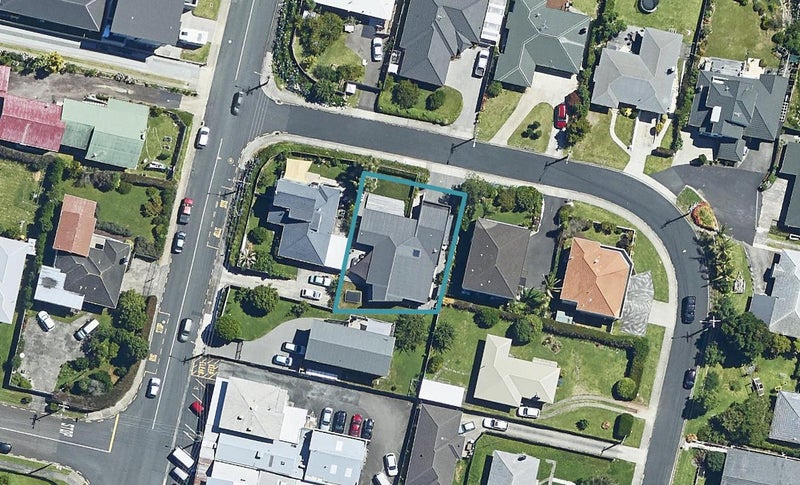 3 Pine Avenue, Otumoetai, Tauranga - Carousel 1