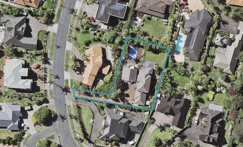 24 Anaheim Boulevard, Shamrock Park, Auckland - Carousel 1