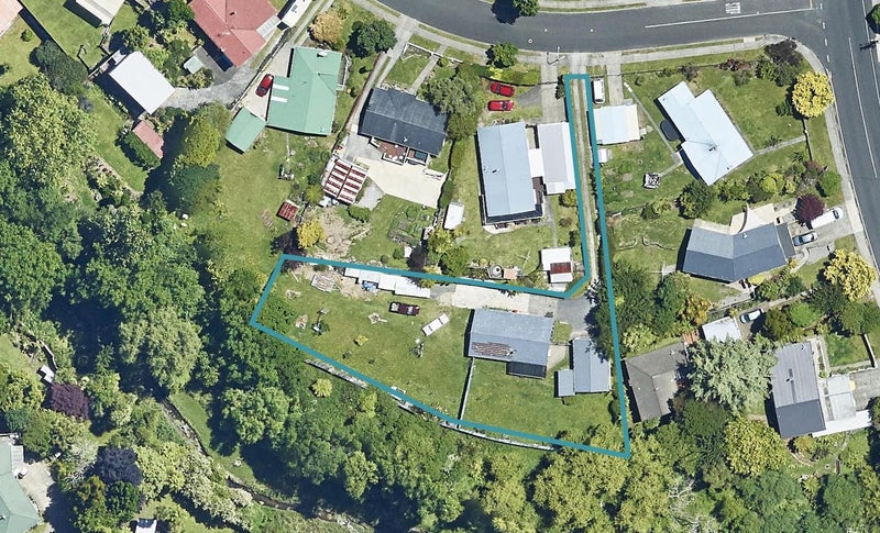 4 Joanne Crescent, Pukehangi, Rotorua - Carousel 1