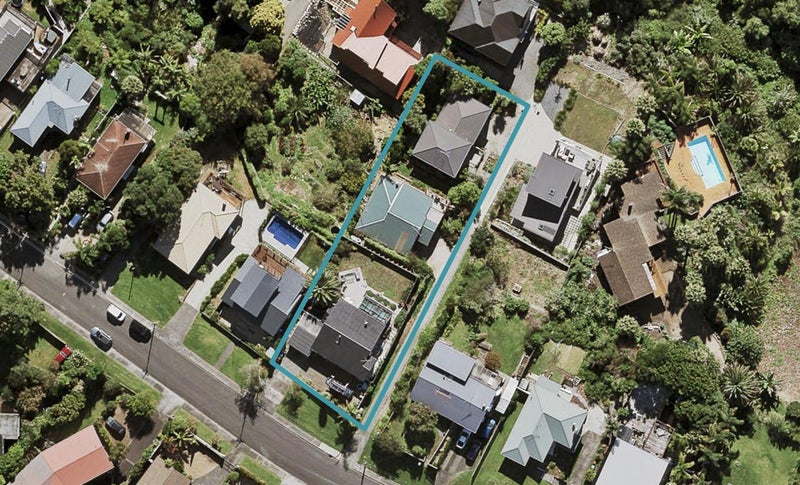 14 Hoskins Avenue, Hillsborough, Auckland - Carousel 1