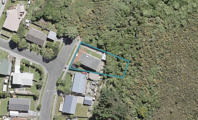 37 Christchurch Crescent, Kelson, Lower Hutt - Carousel 1