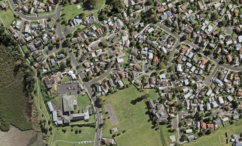 9 Ngatira Place, Clendon Park, Auckland - Carousel 1
