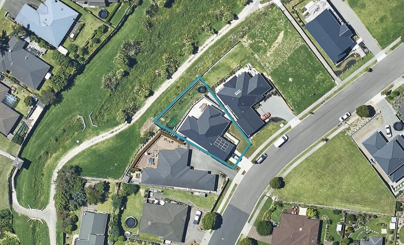 97 Castlewold Drive, Bethlehem, Tauranga - Carousel 1