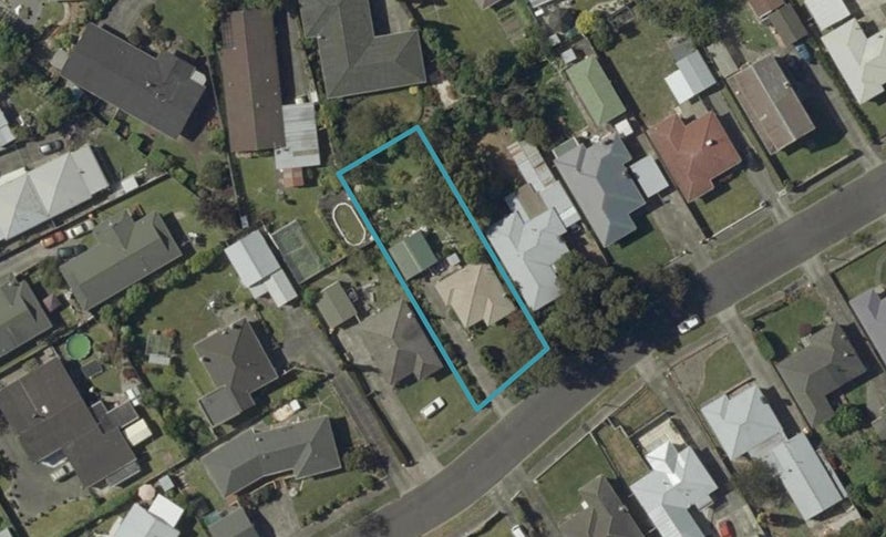 11 Glasgow Street, Takaro, Palmerston North - Carousel 1