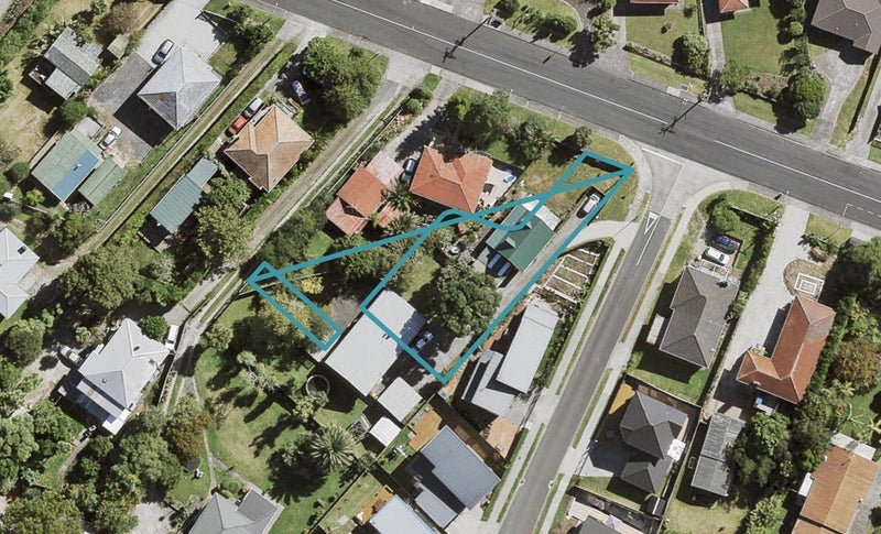 7/23 Awaroa Road, Sunnyvale, Auckland - Carousel 1