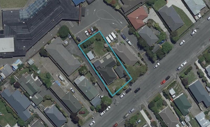 18 Aorangi Road, Bryndwr, Christchurch - Carousel 1