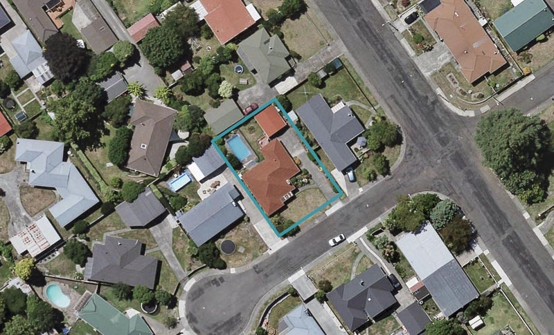 1306 Briggs Place, Mayfair, Hastings - Carousel 1