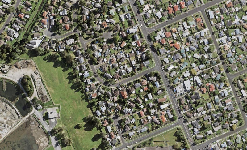 46 Hobart Crescent, Wattle Downs, Auckland - Carousel 1