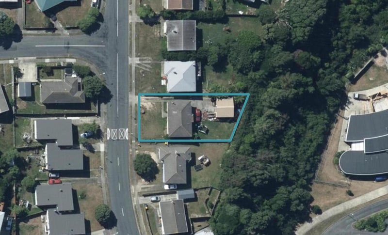 5 Takapuwahia Drive, Takapuwahia, Porirua - Carousel 1